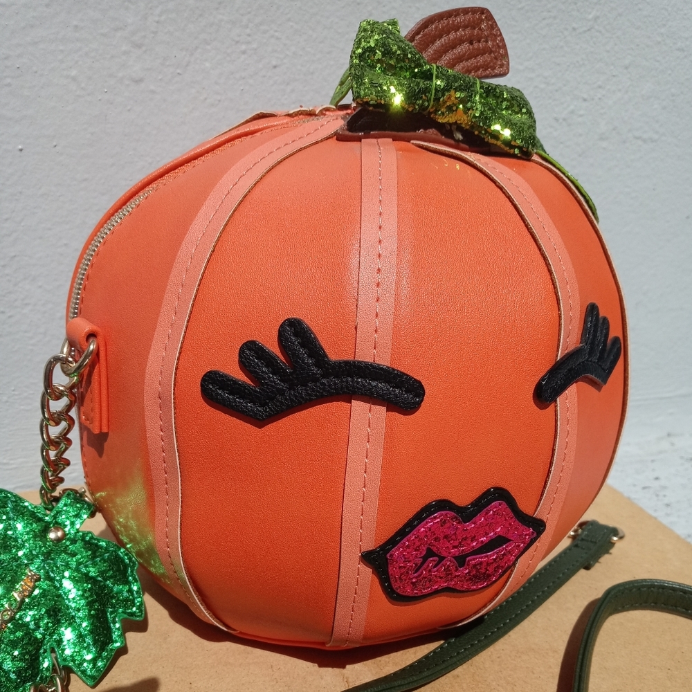 Betsey Johnson pumpkin crossbody - Picture 2 of 12